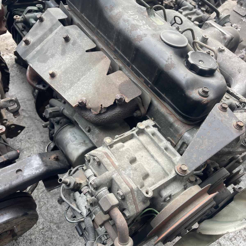 Mitsubishi 4D33 Engine and transmission used 